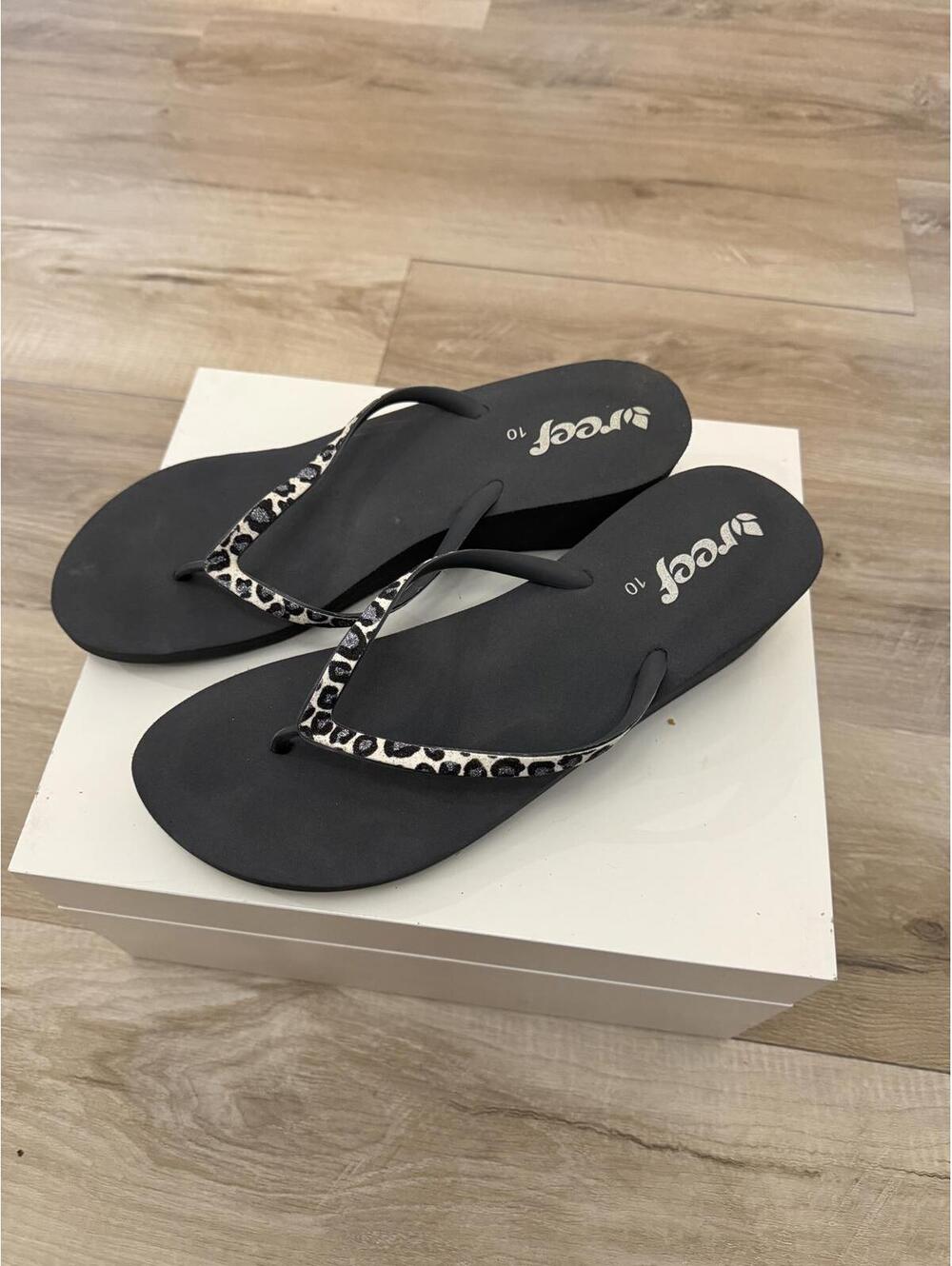 Reef Flip Flop Wedges Women's 10 Summer Animal Print